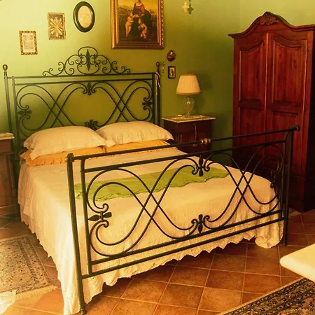 Bed & Breakfast Ludy House