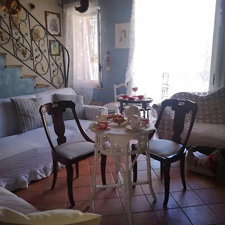 Nocleg ze śniadaniem Ludy House Augusta
